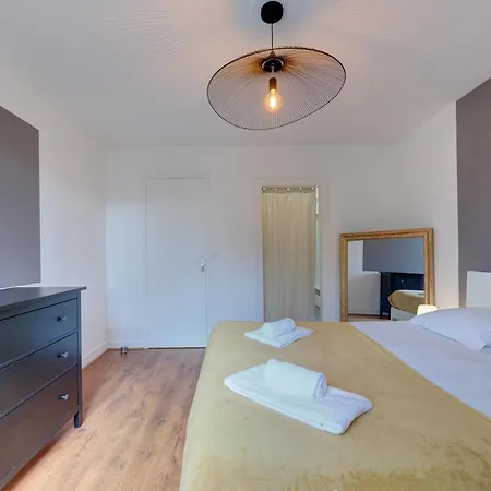 Le Seize -appartement Confort -2 Places De Parking 아파트