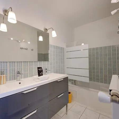 Le Seize -appartement Confort -2 Places De Parking